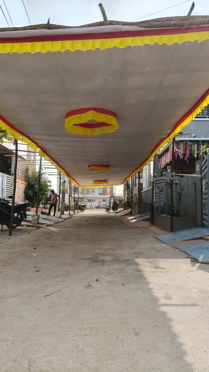 Traditional Tadakala Pandiri woven canopy set up for a Telugu wedding procession